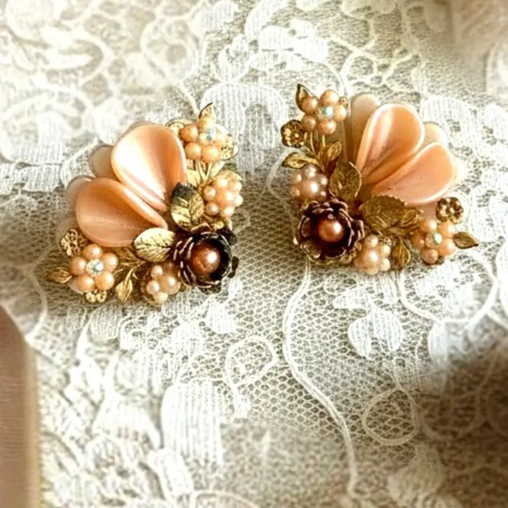 Vintage 1950s Lucite Flower Clip Earrings Peach Gold Tone Floral